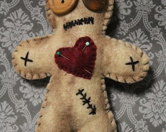 Voo Doo Doll-Grungy voodoo doll-Voodoo plush-Handmade felt creepy doll-Halloween decor-Primitive decor