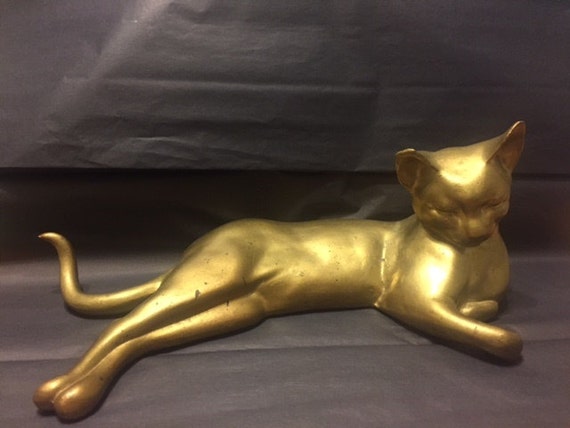 siamese cat garden statue