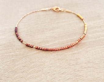 Simple Delicate Ombre Bracelet // Gold Minimalist Beaded Bracelet // Dainty & Cute Feminine Bracelet
