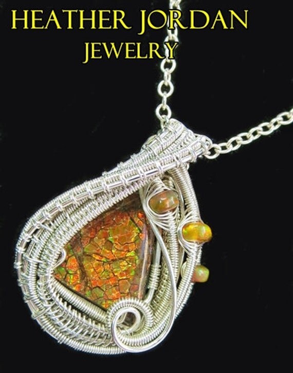 I see this style of silver wiring often, what is it called, how is it