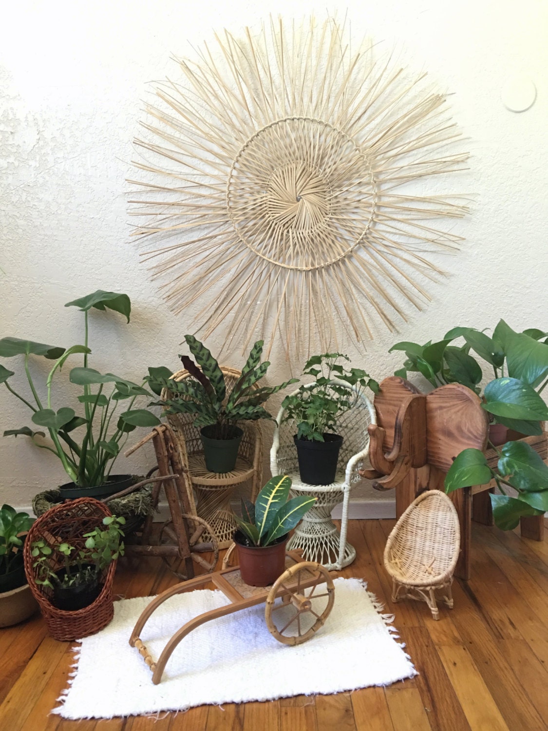 Large 34 Round Sun Shaped Woven Straw Wall Hanging Decor