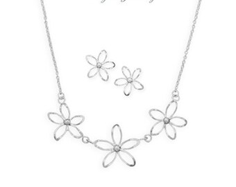 Chateau Sterling Silver Necklace plated in Rhodium