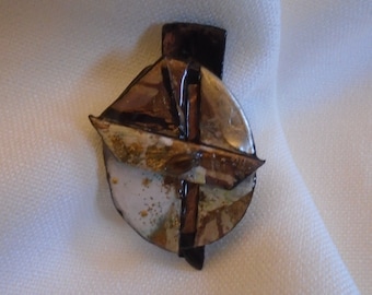 Brooch made of paper (03)