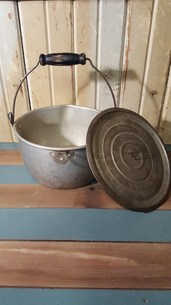 No. 10 Old Aluminum Cooking Pot with Metal Lid by ElegantCountry