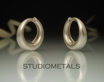 Matte White Gold Hoop Earrings, Thick Hoop Earrings, Hinged Hoop Earrings, White Gold Hoops, Brushed Gold Hoops, Solid Gold Earrings, E596