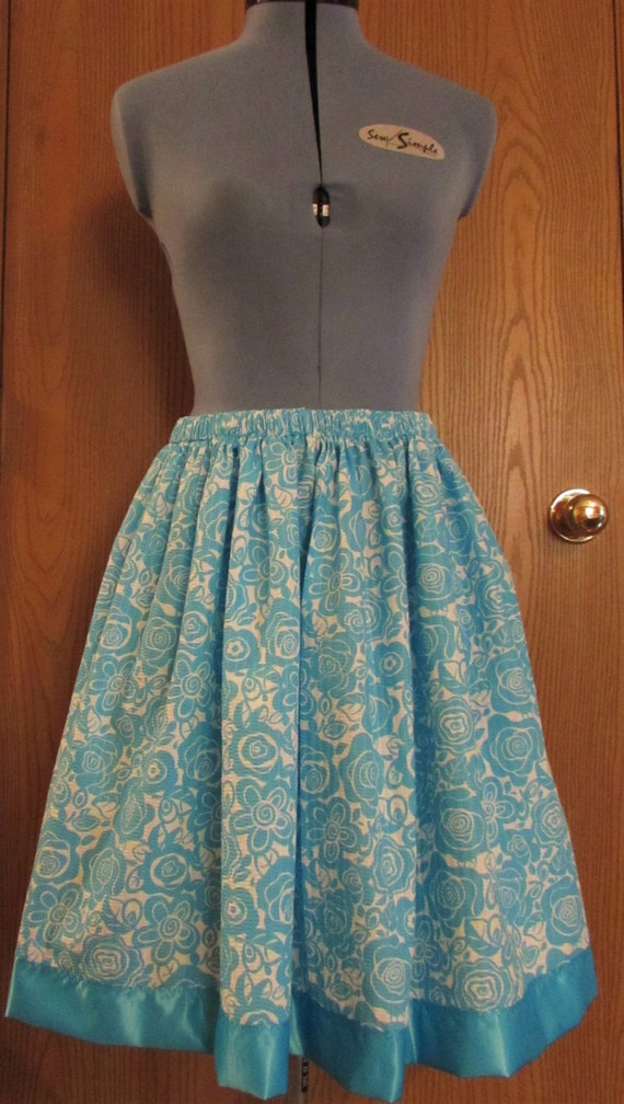 Womens skirt / flowered / quilted material / gathered / elastic waste / turquoise or purple flowered