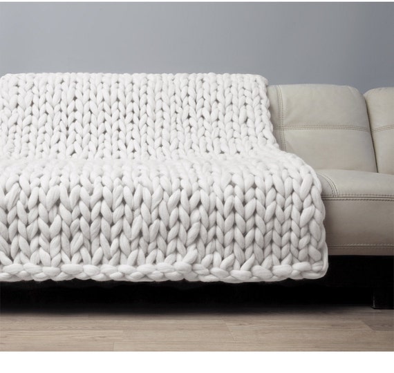 How to Hand Knit a Blanket with Bernat Blanket Big Yarn ...