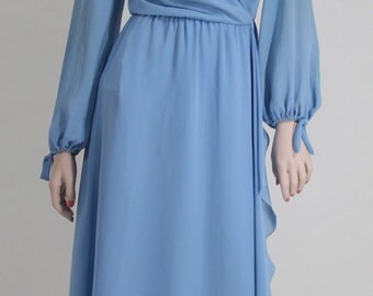 Dressing gown / bathrobe / pastel / light blue / semi-transparent / vintage / 1980s / size: S