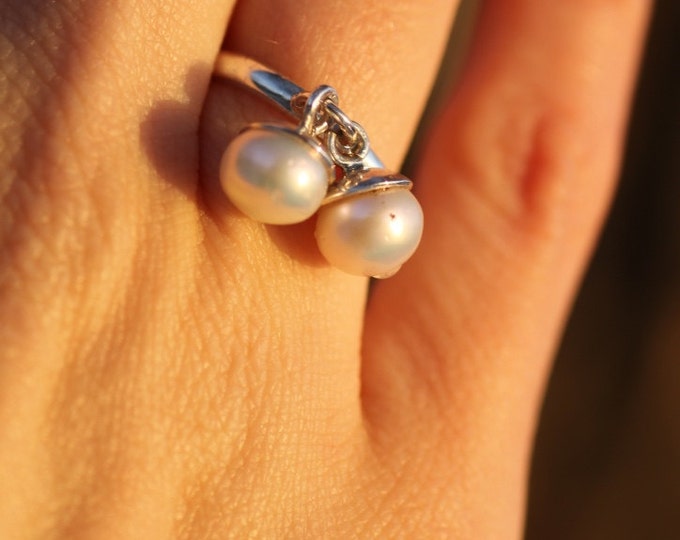Mobile ring with pearls / Silver ring / Pearlring / Moving ring / ring / Gold ring / Gift idea / Unique ring