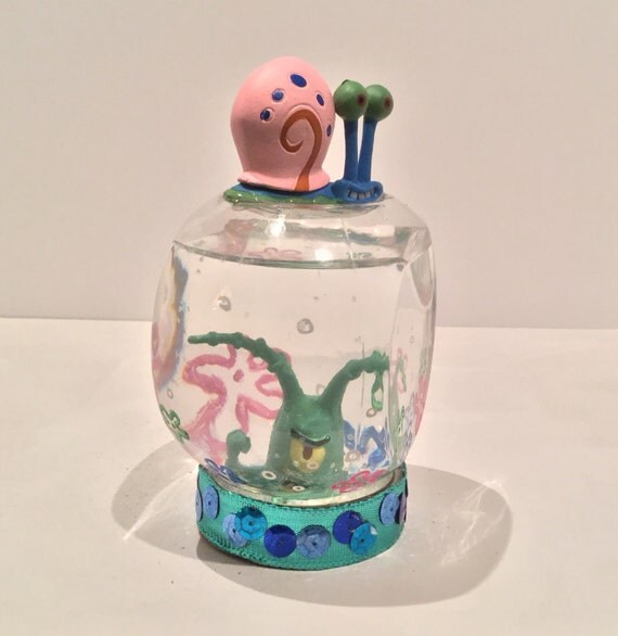 personalized snow globe spongebob by gingerspicestudio on etsy personalized snow globe spongebob by gingerspicestudio on etsy