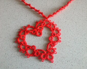 Collana rossa con cuore a chiacchierino - Tatting jewelry - Heart Necklace - Regalo per lei - San Valentino - Handmade - Made in Italy
