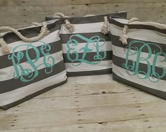 Set of 3 Bridesmaid Totes, Beach Bag, Bridesmaid Gift, Bridal Party Gift, Beach Tote, Monogrammed Tote Bag, Wedding Gift, Gift for Bride