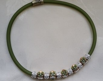 collier " Butterfly " olive et argent