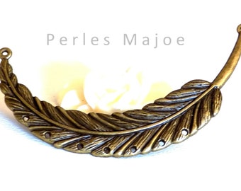 Connecteur / pendentif forme grande plume décorée couleur bronze 98 x 18 mm