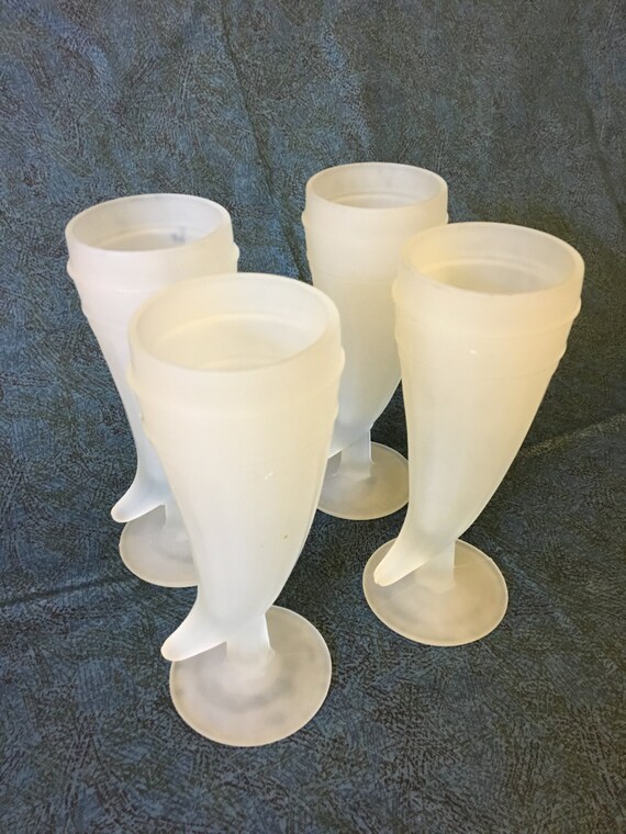 Indiana Glass Frosted Glass Powder Horn PilsnerViking Horn