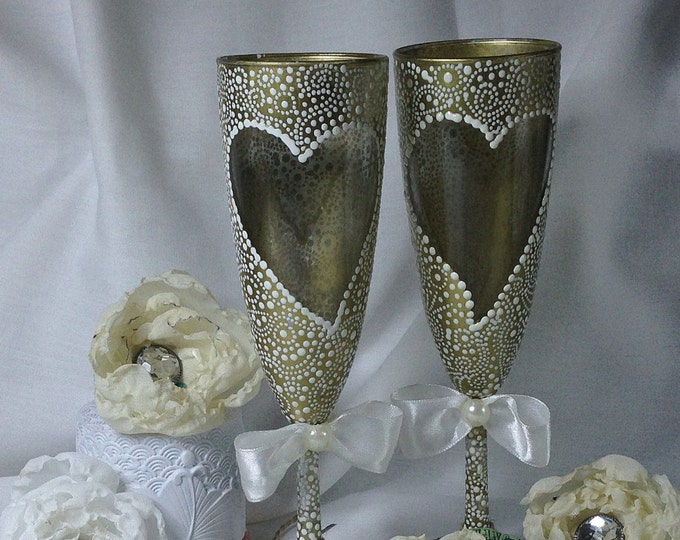 Wedding glasses,personalized champagne flutes, wedding flutes, champagne flutes, Bride and Groom, Toast glasses, gold wedding flutes
