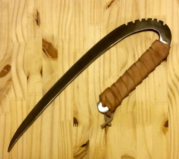 Fast curved fighting knife