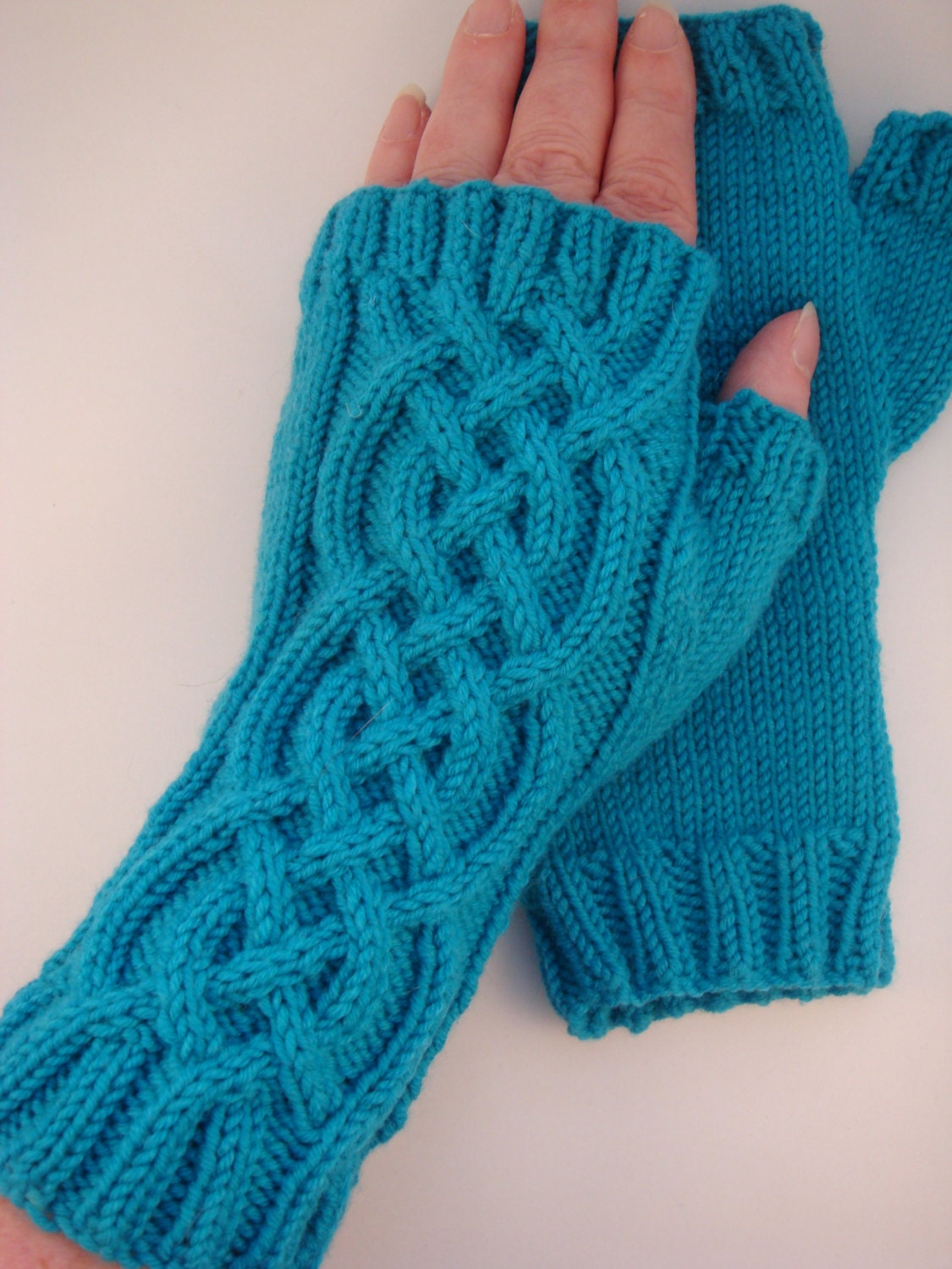 Celtic Cable Fingerless Gloves knitting pattern