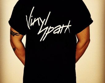 Vinyl spark essential tee black