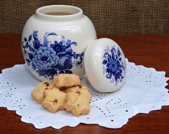 Vintage Sadler Blue and White Ginger Jar/Vase