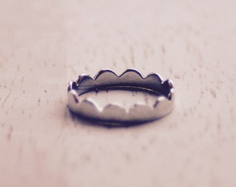 Crown Ring, Sterling Silver, Stacking Ring, Minimalist Jewellery, Thin Round Ring, Statement Ring, Romantic Ring