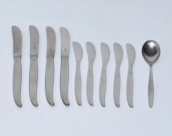 Vintage WMF Cromargan Germany Laurel Teaspoon, Dinner Knives and Butter Knives, Set of 10, circa 1967