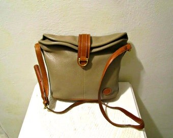 Liz Claiborne Leather Duffle Sac Shoulder Bag in Toupe-Tan Genuine Pebbled Leather