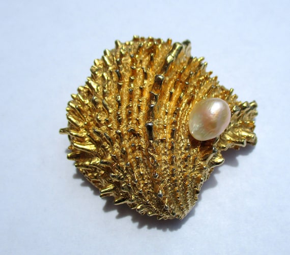 Vintage Gold Tone Seashell Faux Pearl Brooch Pin Signed