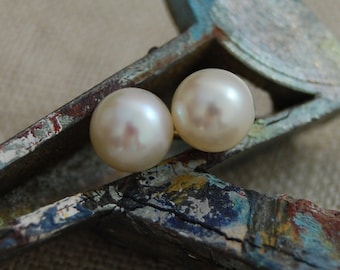 Bianca - pearl stud earrings in creamy white , youth, teens, women, gift idea for her, Bridal fashion, earrings, jewelry, pearl earrings