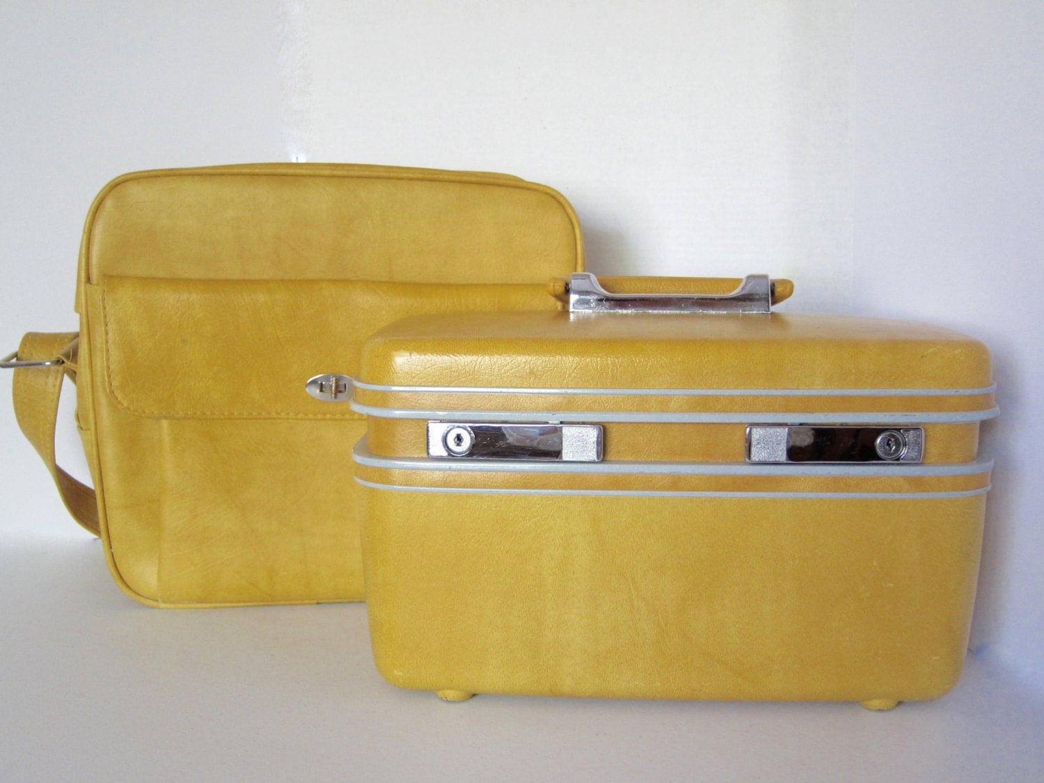 Vintage Carry On Luggage 50