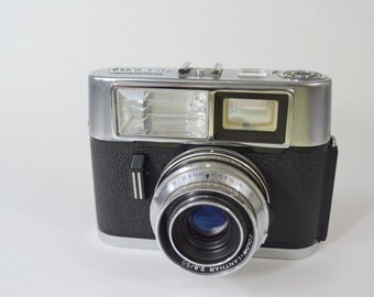 Vintage Voightlander Vitrona Camera from the 1960's.