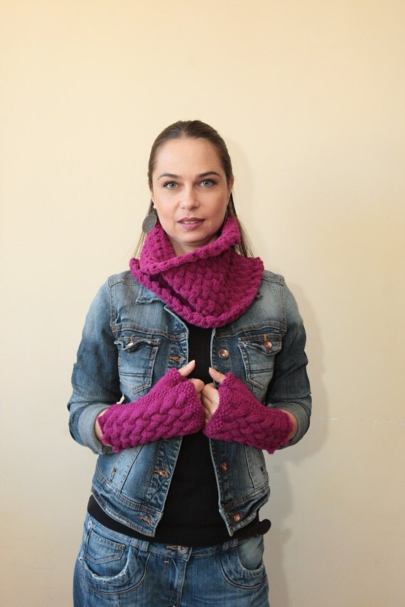 Womens scarf and glove sets hand