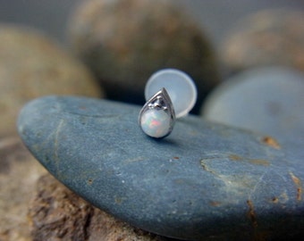 White Opal in teardrop shape casting push in 16g bio flexible tragus /forward helix / lip / medusa piercing (1pc)