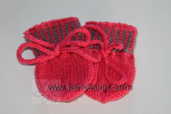 Knitting pattern of Baby doll setPattern baby doll mittens