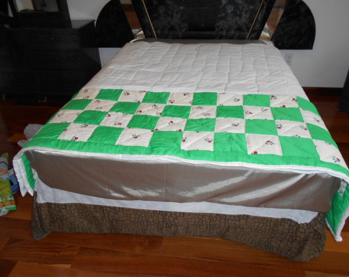Double Irish Chain Green & White Flower Bed Runner, Bed Decoration or Wedding Gift