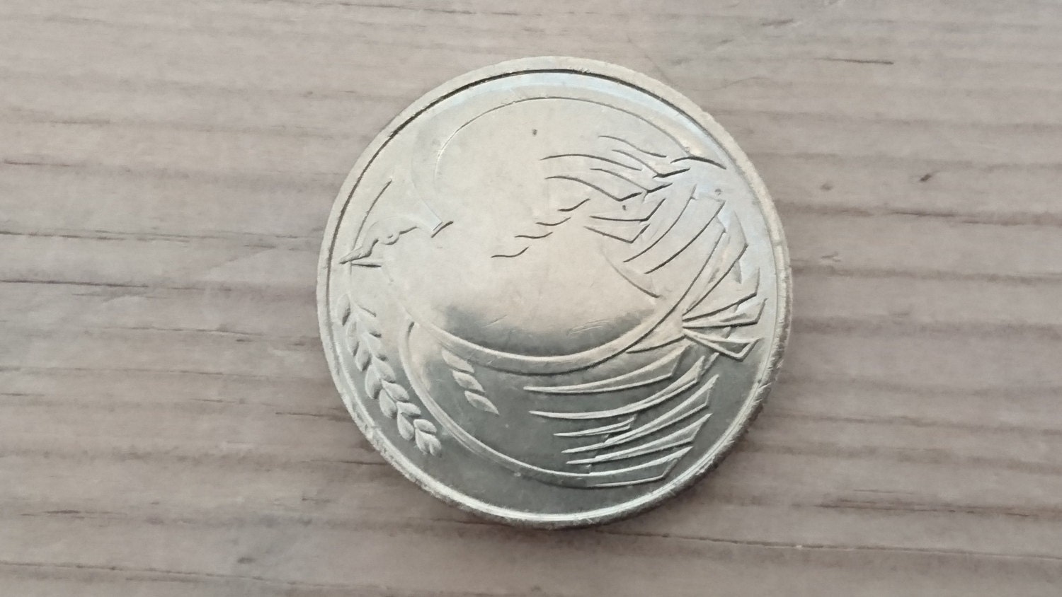 Vintage Dove Of Peace Two Pound Coin 1995 vintage-dove-of-peace-two-pound-coin-1995