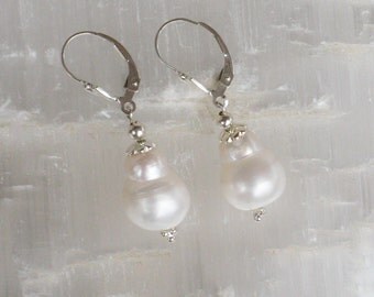 PB3- Charm of freshwater pearls