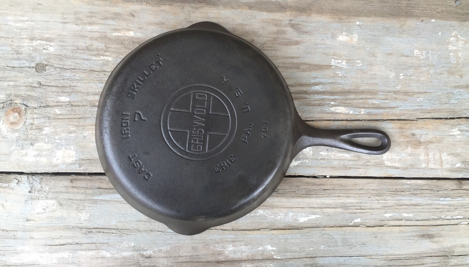 vintage griswold cast iron skillet no 7 large blocklogo vintage griswold cast iron skillet no 7 large blocklogo