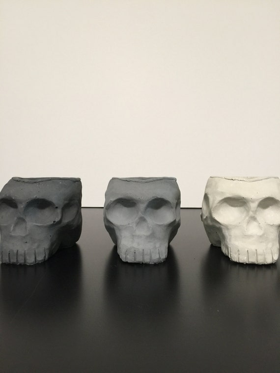 Peabo Skull V.1 / Cement