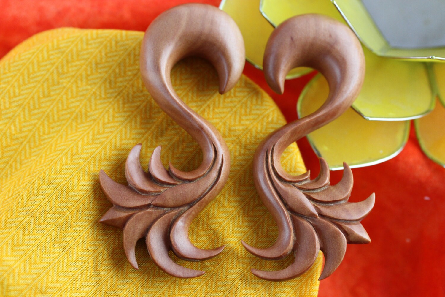 16mm Wood Stretch Plugs 5/8 16 mm carved wood ear