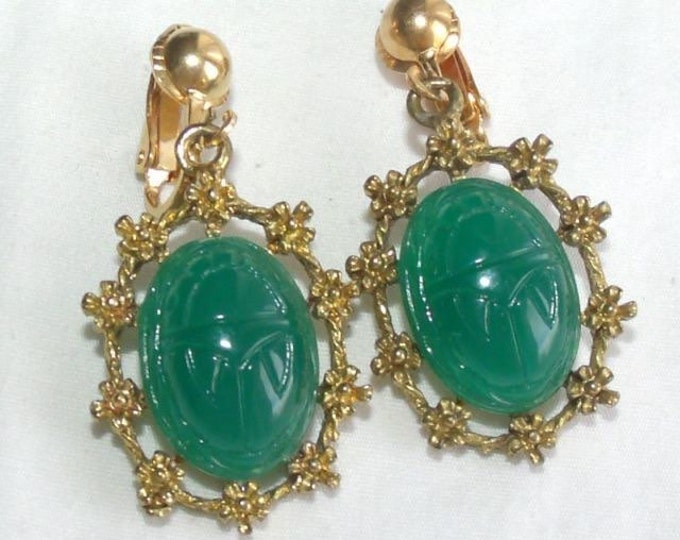 Storewide 25% Off SALE Vintage Gold Tone Emerald Green Scarab Designer Clip Earrings Featuring Textured Floral Garland Trim Design