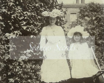 Digital Image - Two Pretty Little Ladies - 1900 Image - For crafts, decopage, decoration, scrapbooking