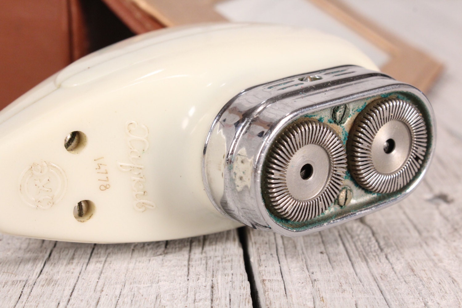 Vintage electric shaver Soviet electric razor Harkiv