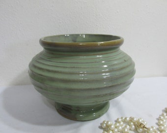 McCoy Floraline Jardiniere Celery Green Planter Flower Pot