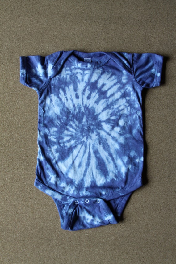 Navy Blue Spiral Dyed Onesie size 12 Months by alittleknotty