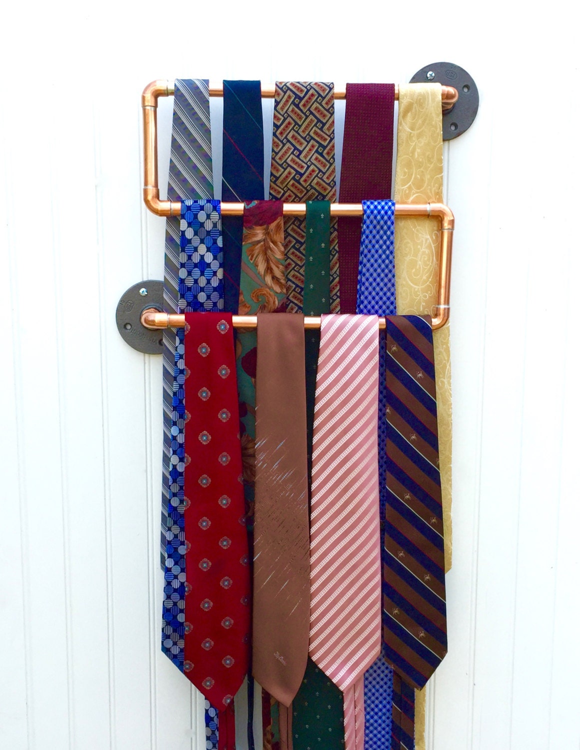 Tie rack