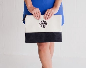 Monogrammed Zip Pouch, Monogrammed Gift, Monogrammed Clutch, Personalized Gift, Personalized Clutch, Makeup Bag, Monogrammed, Embroidered