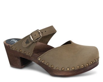 Items similar to CARINO. Leather sandals / womens leather flats ...