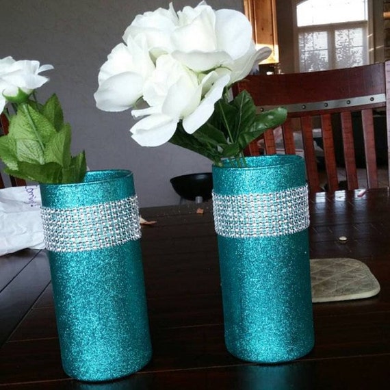 Your Wedding DIY Decor: Glitter and Glam Vases