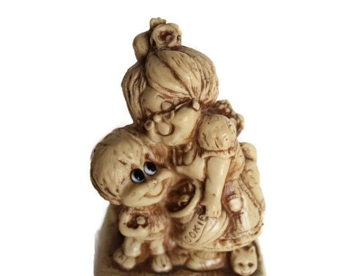 Russ Berries Co. Sculpture Figurines Set of 2 Grandmother Love Collectibles